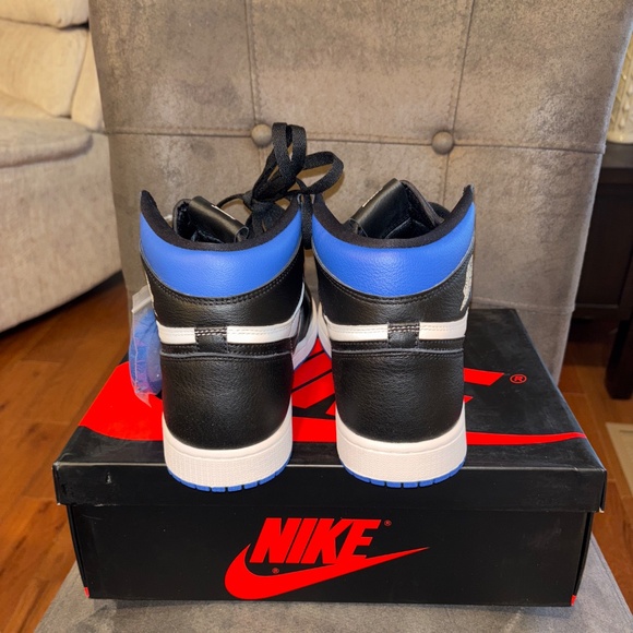 Men’s NIB NEW Nike Air Jordan1 Retro Hi OG Royal Toe Sneakers Size USA 10 - Picture 2 of 7